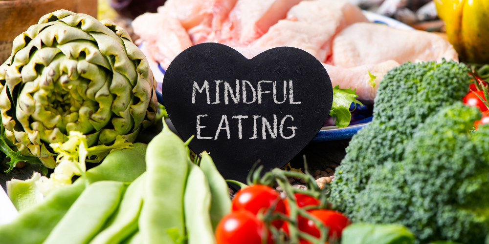MINDFULL EATING PICTURE OF VEGETABLE AND HEALTHY FOOD